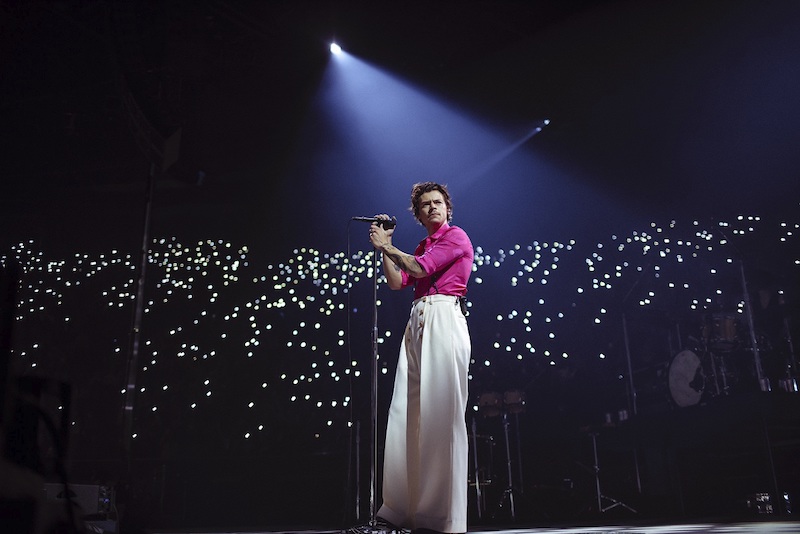ハリー・スタイルズ_ザ・フォーラム公演ライヴ写真①(c)Helene Pambrun