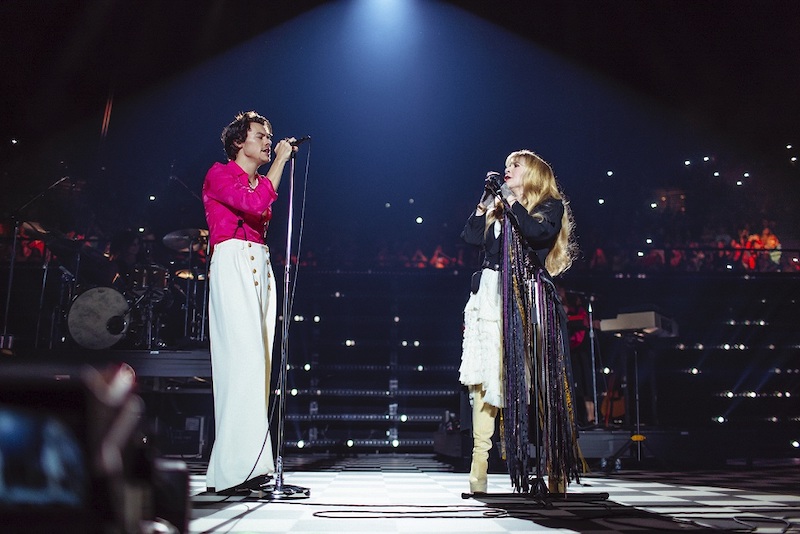 ハリー・スタイルズ_ザ・フォーラム公演ライヴ写真②(c)Helene Pambrun