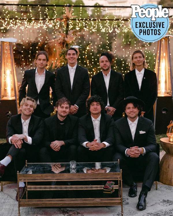 新たな門出を祝った5SOSのメンバーたち @people / Instagram