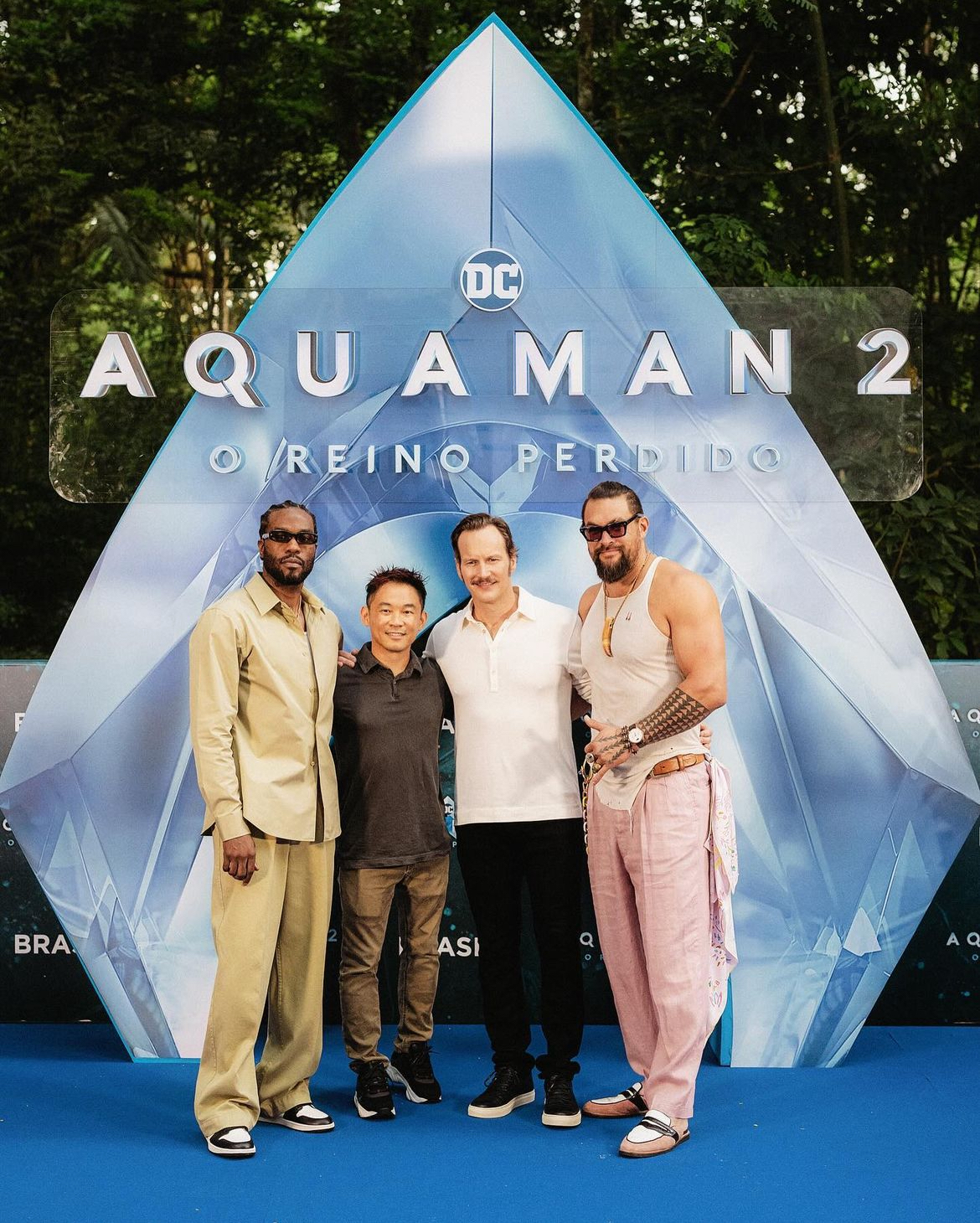 左からヤーヤ・アブドゥル=マティーン二世、ジェームズ・ワン監督、パトリック・ウィルソン、ジェイソン・モモア @aquamanmovie / Instagram