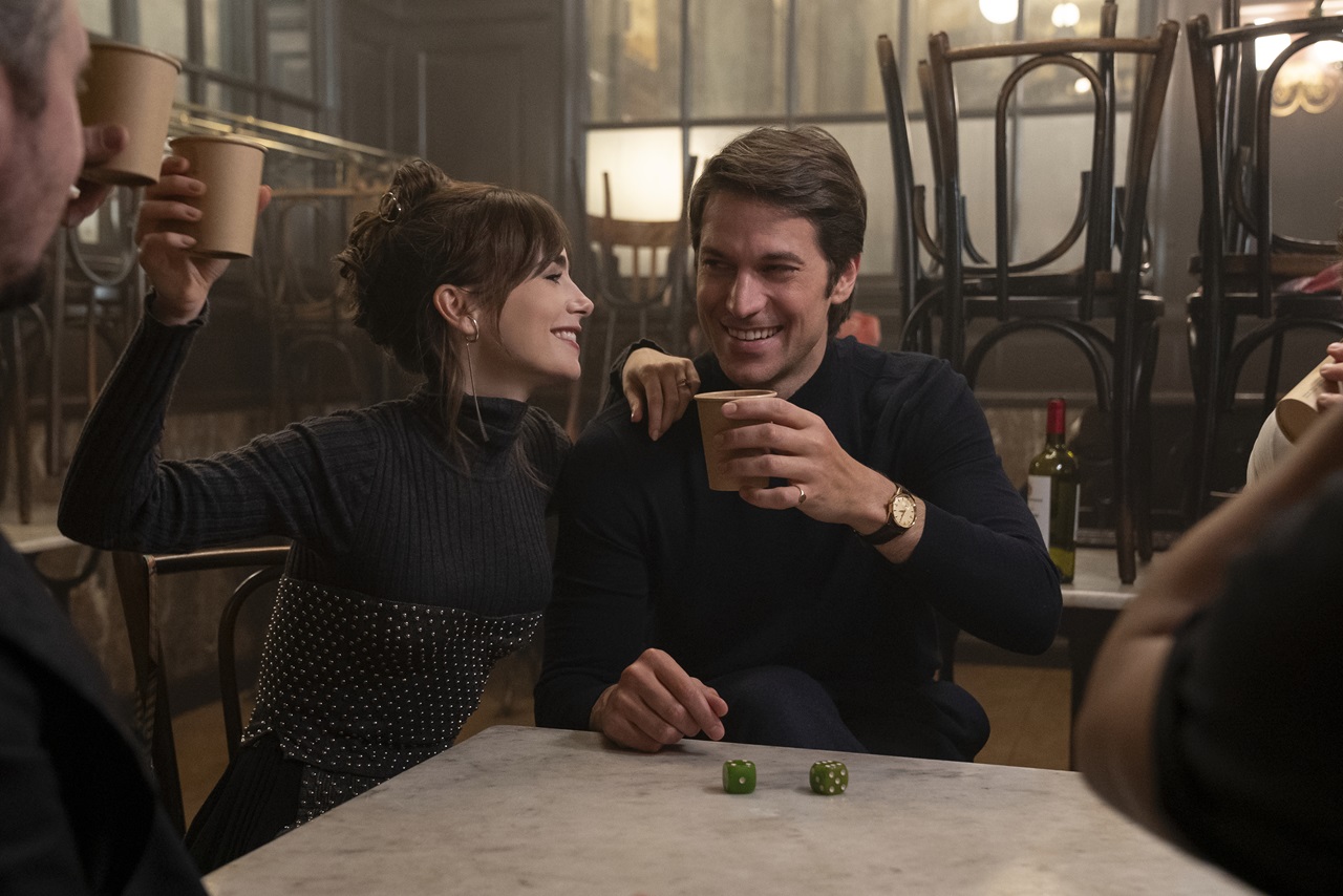 Netflixシリーズ「エミリー、パリへ行く」シーズン1~3:独占配信中、シーズン4 パート1:8月15日(木)、パート2:9月12日(木)より独占配信