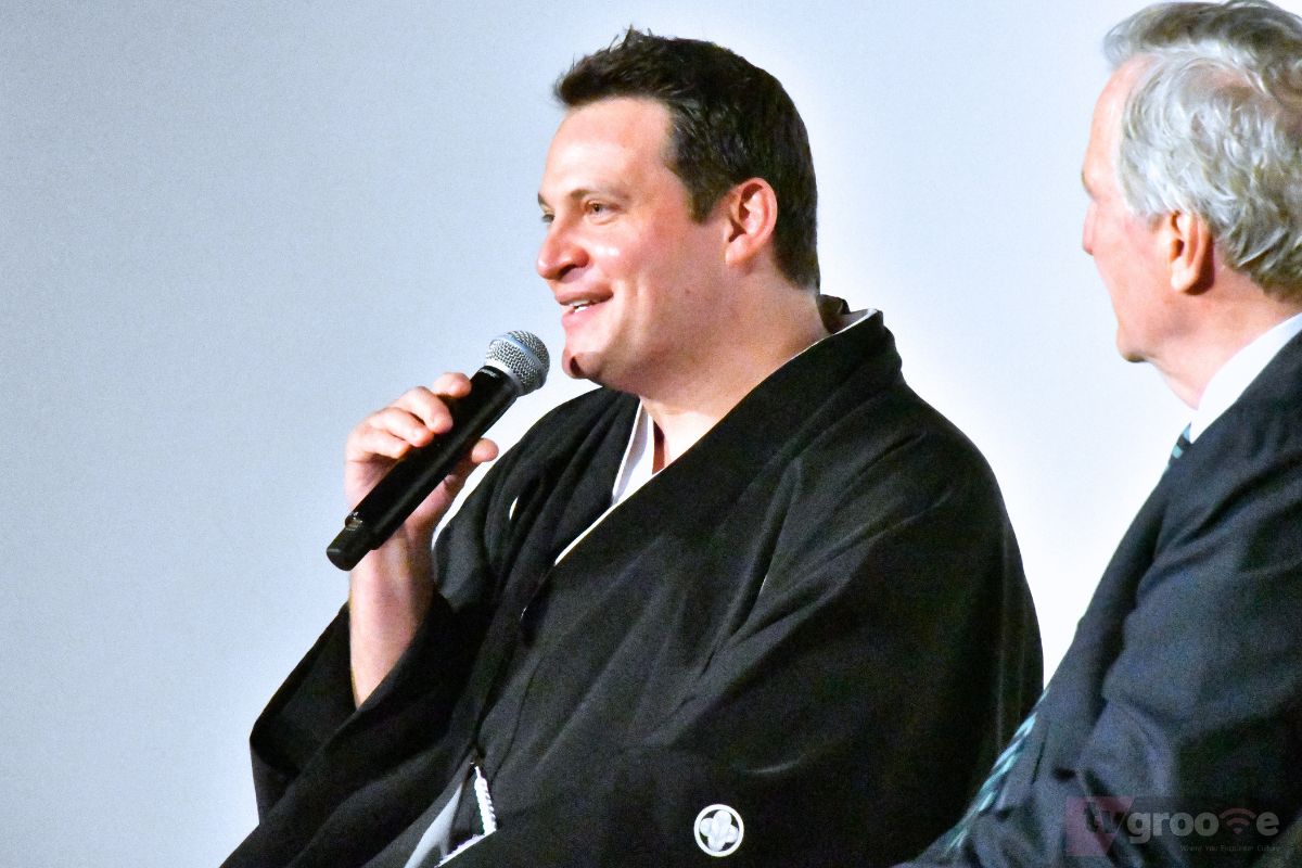来日イベントでは袴姿で登場したマイケル・プルス ©tvgroove